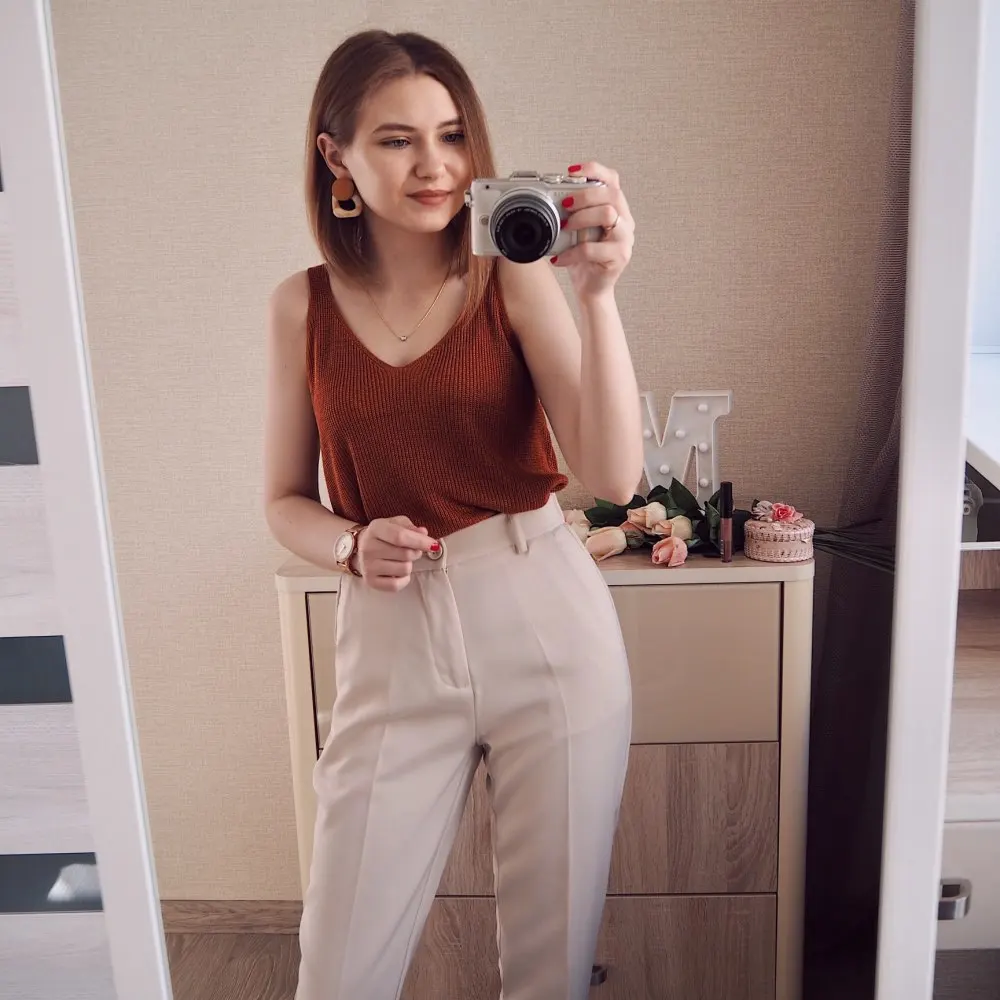 Очень мягкий хлопковый трикотажный топ на бретельках женская летняя майка