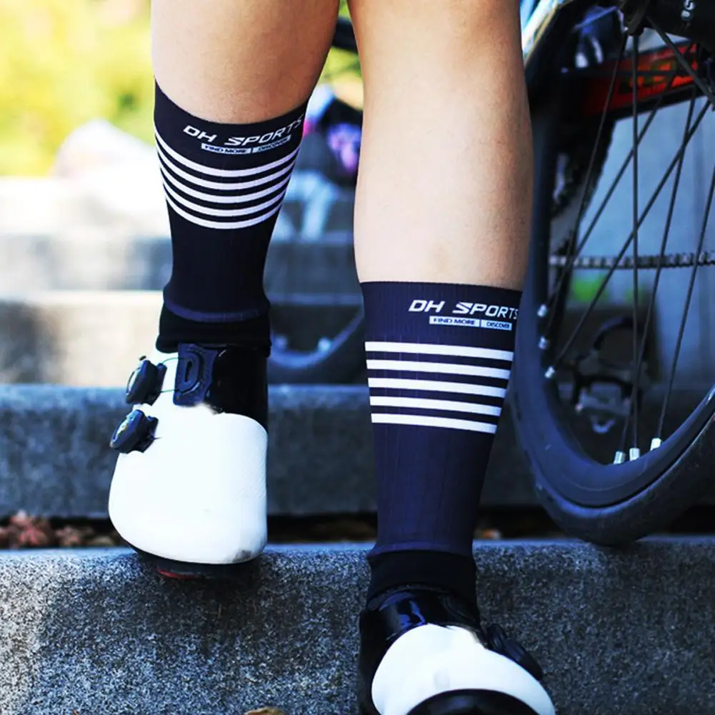 

1 Pair Anti Slip Seamless Cycling Socks Integral Moulding Socks Hiking Sock Compression Outdoor Bicycle New Running Sport B Y3N5