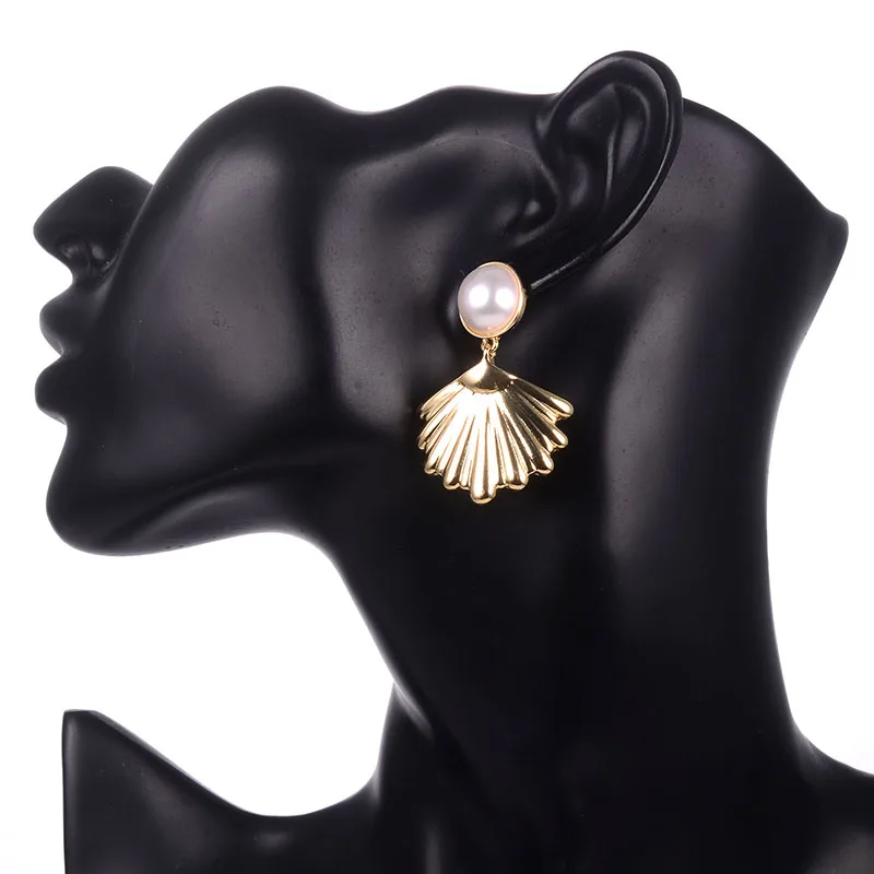 

Shineland Vintage Simulated Pearl Jewelry Metal Sector Shape Geometric Drop Earrings For Women Engagement Bijoux Wholesale Gift