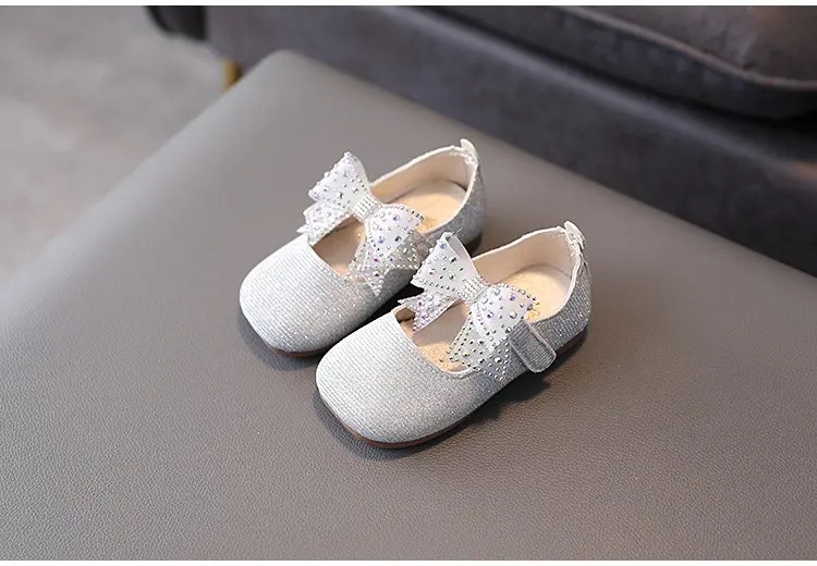 bata children's sandals Children Shoes Girl Leather Shoes New Spring/Autumn Bow Fashion Baby Princess Shoes Non-slip Soft Sole Casual Sneakers E537 children's sandals