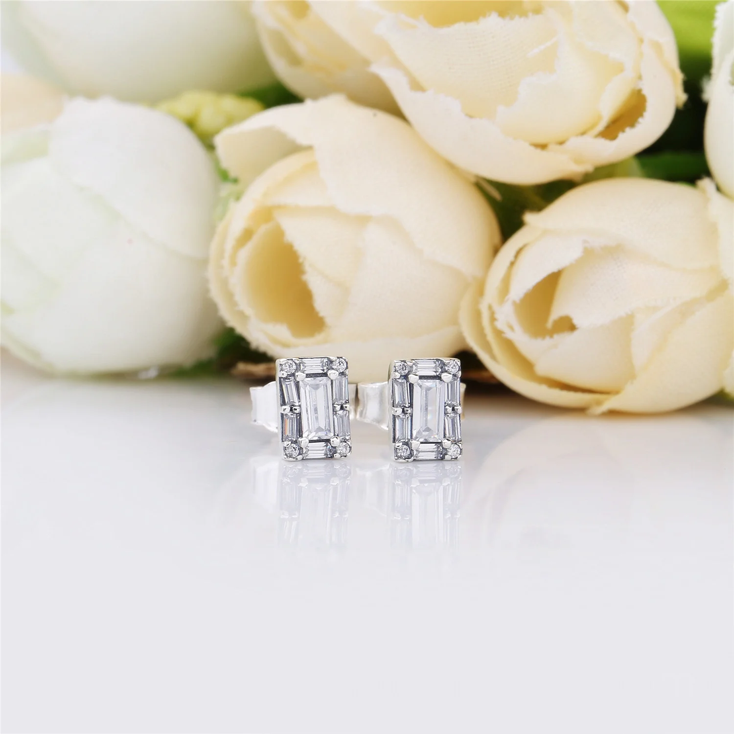 Женские серьги-гвоздики из серебра 925 пробы с квадратными кристаллами | Украшения