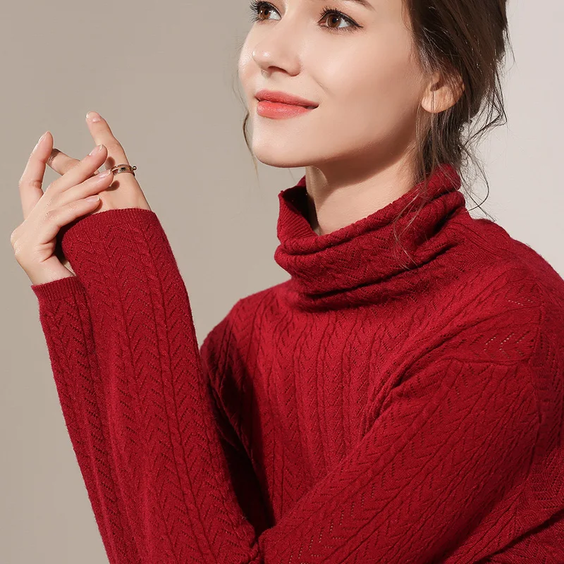 Женский свитер с воротником-ворсом вязаный тонкий высоким воротом стильный