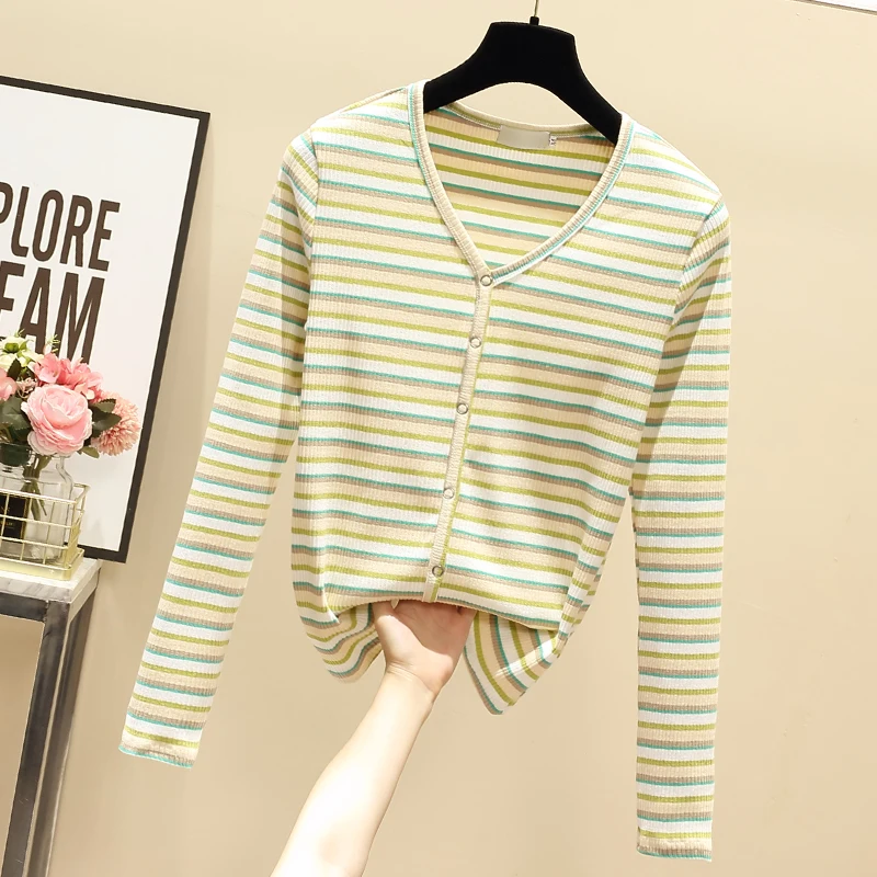 Женская футболка JMPRS в радужную полоску осенняя трикотажная с V-образным вырезом