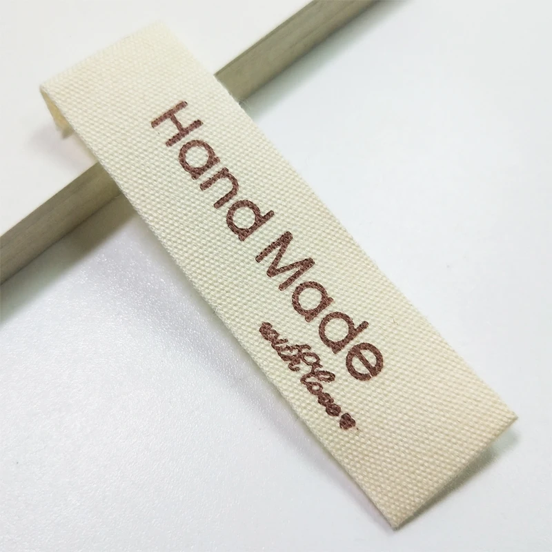 FreeShipping100PCsWhiteHandMadeWithLoveCottonWovenLabelsDIYAccessorySewingGrosgrainClothingLabel|Этикетки для одежды| |