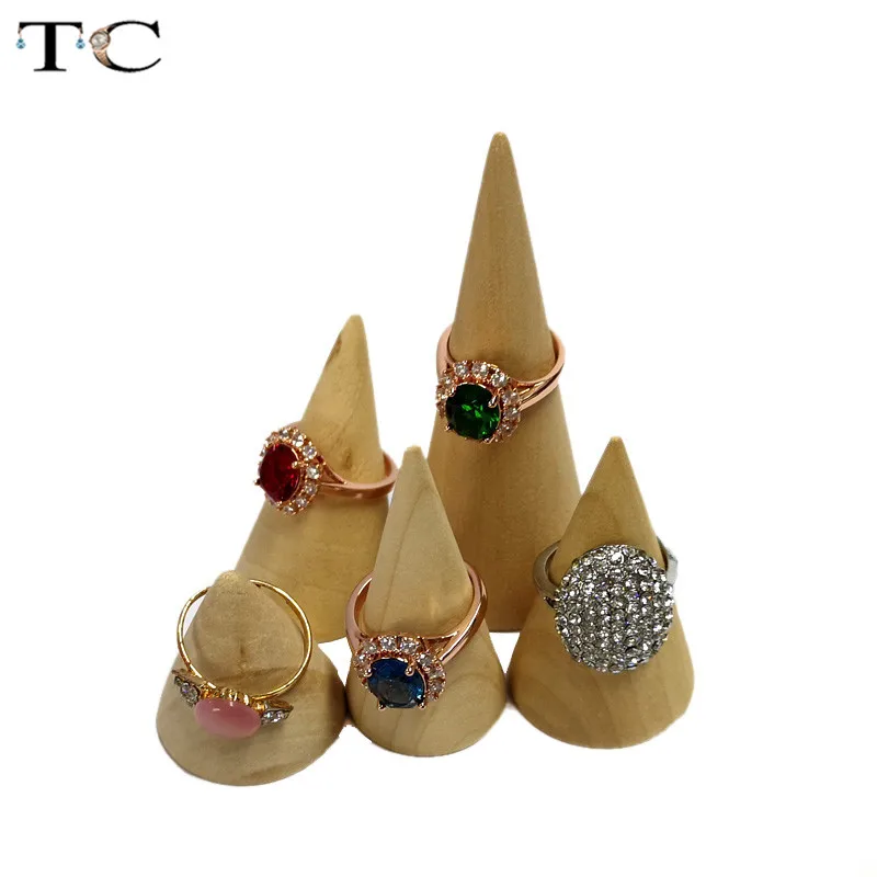 Стеллаж для ювелирных изделий из натурального неокрашенного дерева