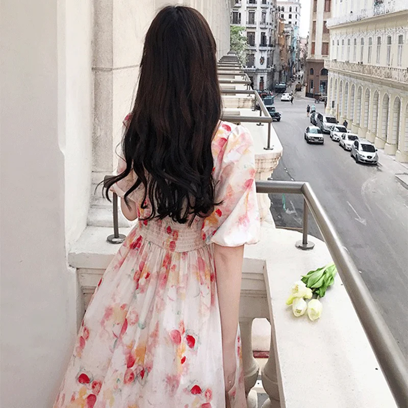 Женское винтажное платье с цветочным принтом розовое до середины икры