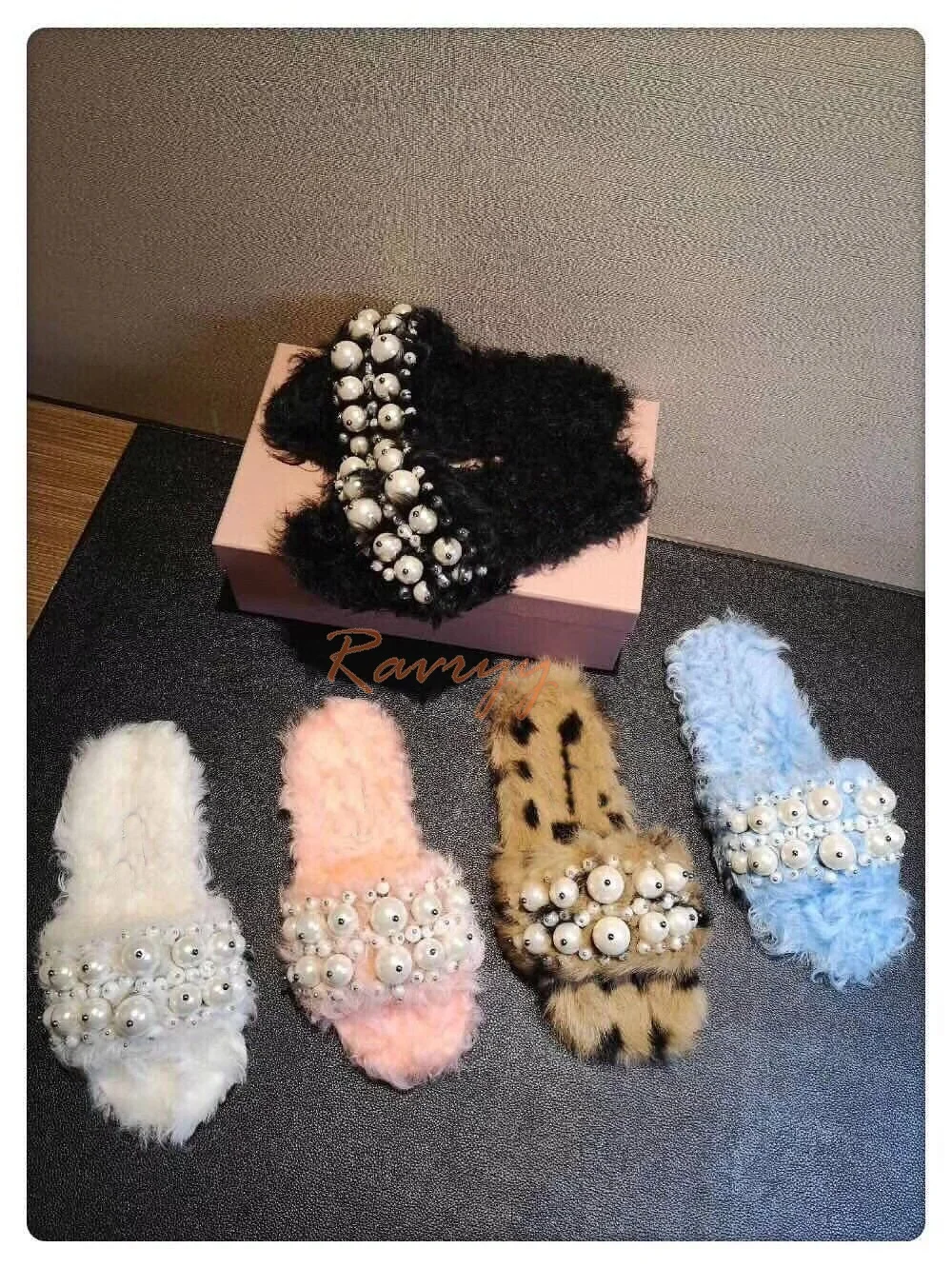 

Зимние шерстяные плоские тапочки Ravryy 5 цветов с заклепками и жемчугом, женские роскошные дизайнерские тапочки из овечьей кожи, женская обув...