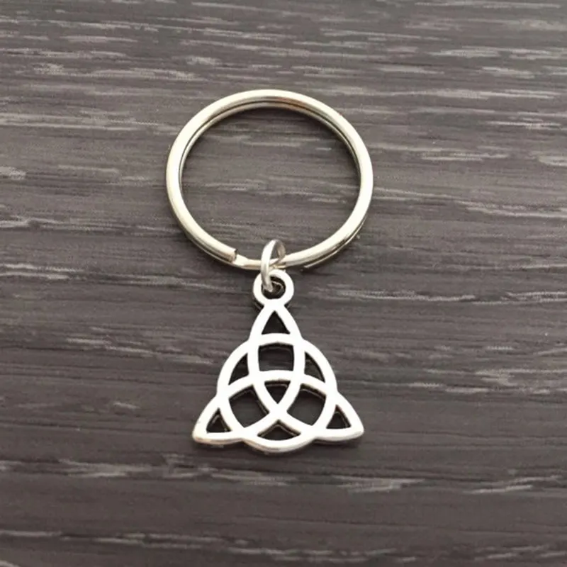 

Triquetra Keychain, Wiccan Jewellery, Tiny Symbol Clip Keychain, Trinity Knot Accessories, Gothic Jewellery, Gift for Witch