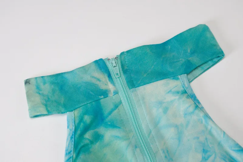 

BacklakeGirls Tie Dye Elegant Pleated Cocktail Dress For Women Sexy Halter Neck Sleeveless Party Dress Bodycon Robes De Cocktail