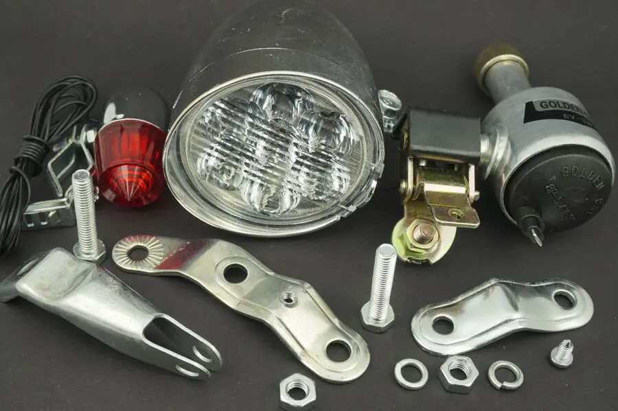 Винтажный велосипедный фонарь с генератором трения |