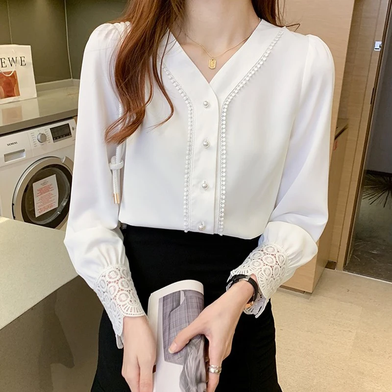 

2021 Spring New White Shirt Chiffon Blouse Shirts Plus Size Loose Tops Female Puff Sleeve V-neck Casual Office Lady Tops Chic
