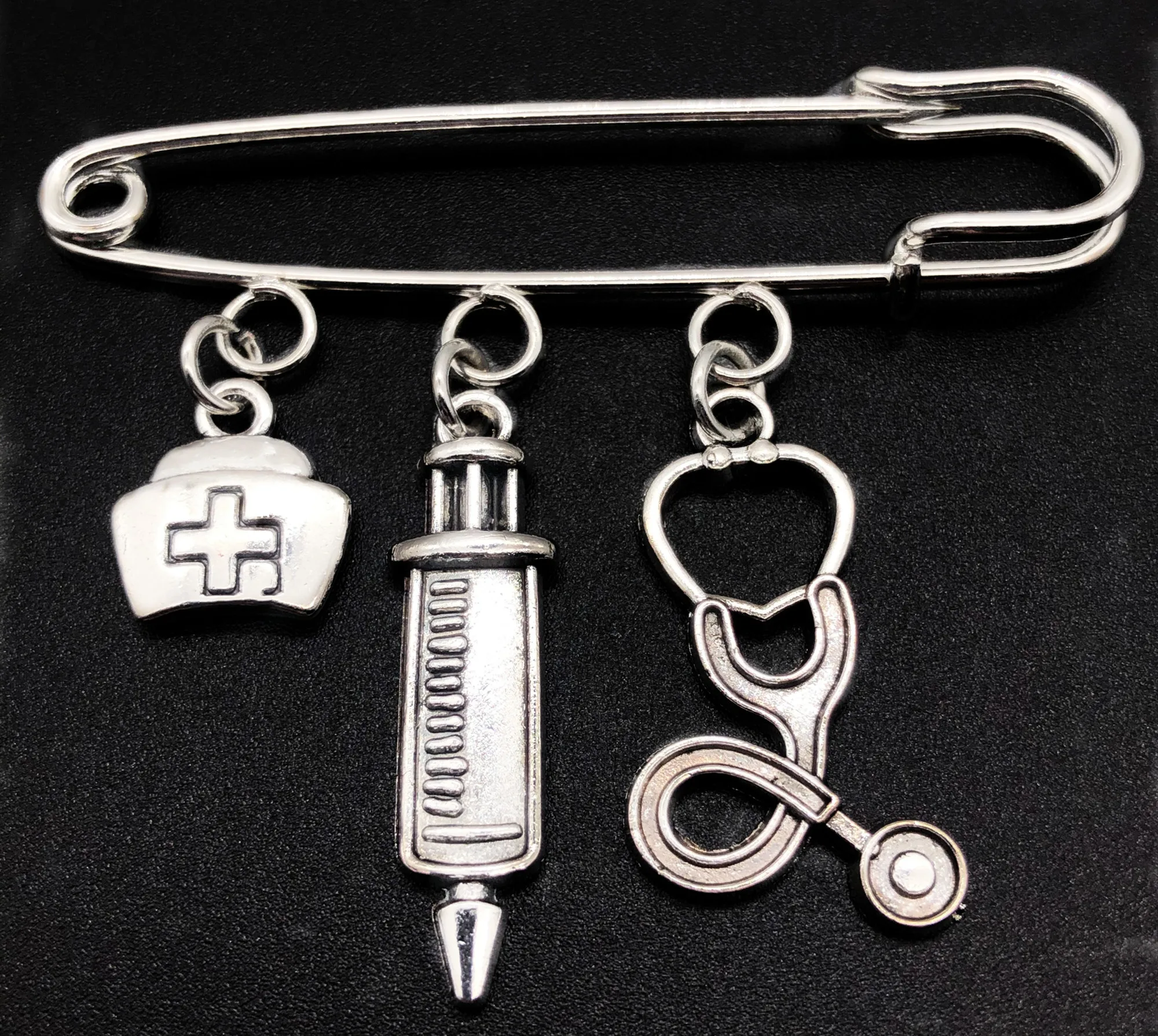 

2019/ Big Hot Nurse Hat Chest Medical Needle Syringe Stethoscope Meaning Brooch Jewelry Gift