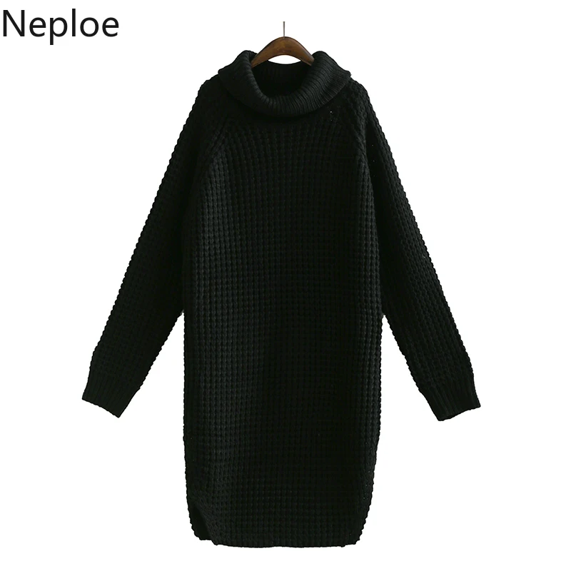 Женский плотный вязаный пуловер с высоким воротником и разрезом сбоку