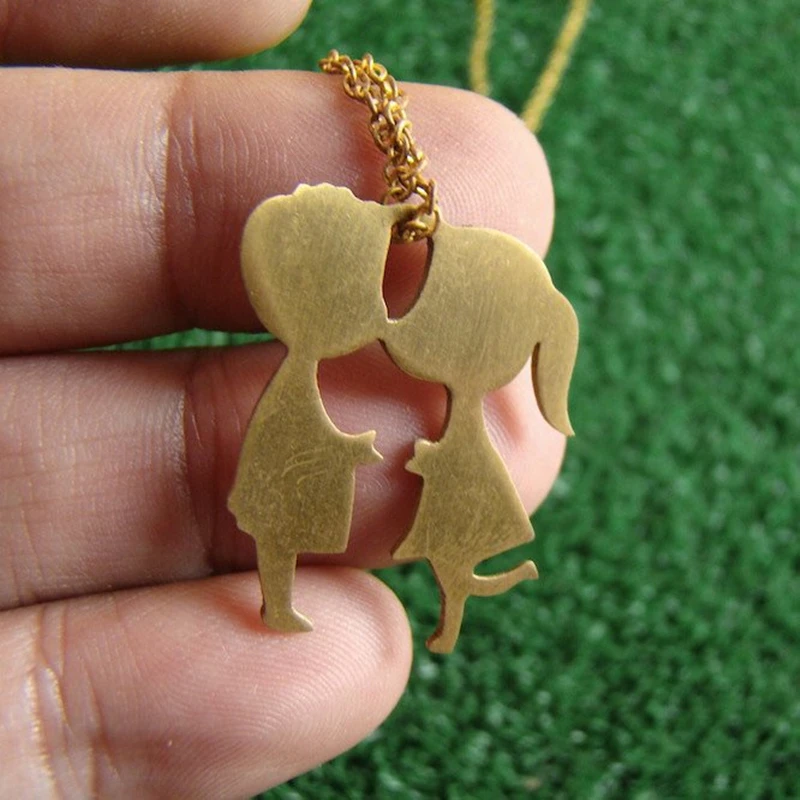 

Creative Romantic Kissing Boys Girls Pendant Necklace for Women Men Plated Gold Jewelry Lover Valentine's Day Gift