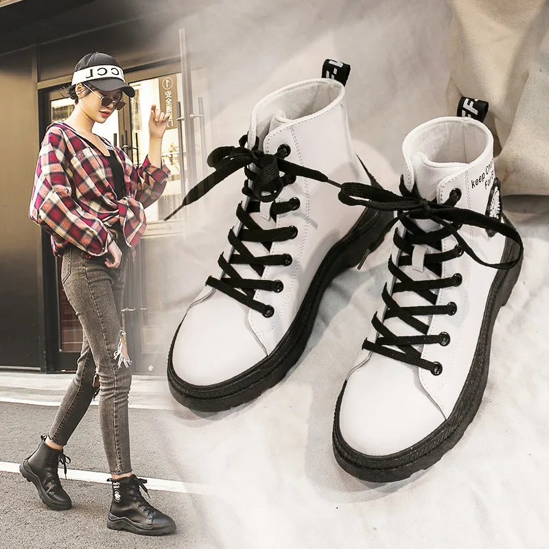 Теплые женские зимние ботинки из искусственной кожи| |