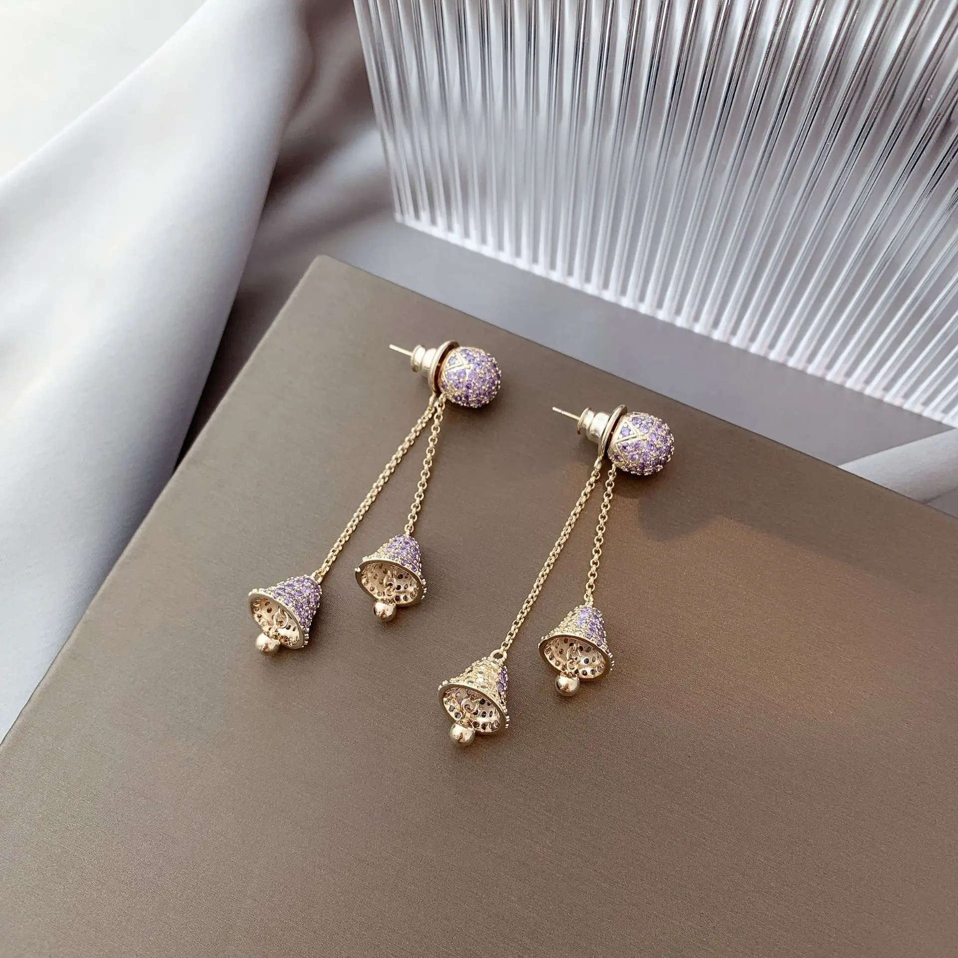 

Spring and Summer New Light Luxury Atmosphere European and American Style Earrings a Two-wear Heavy-duty Long Tassel Earrings