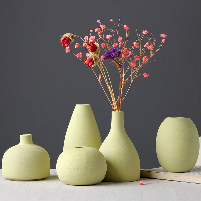 Маленькая керамическая ваза простой цветочный орнамент для посадки сухих цветов