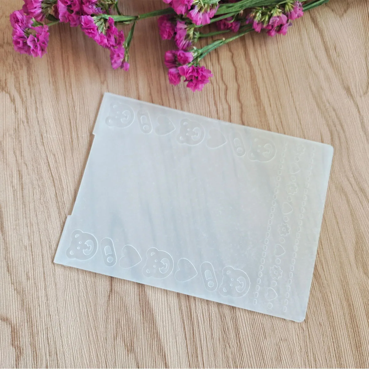 

Cute Animal Bear Design Plastic Embossing Folder For Scrapbooking DIY Photo Album Card Making Crafts