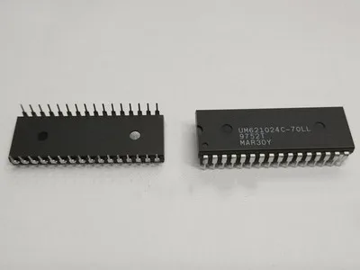 

1 шт./лот UM621024C-70LL LP621024D-70LL LP621024D DIP-32