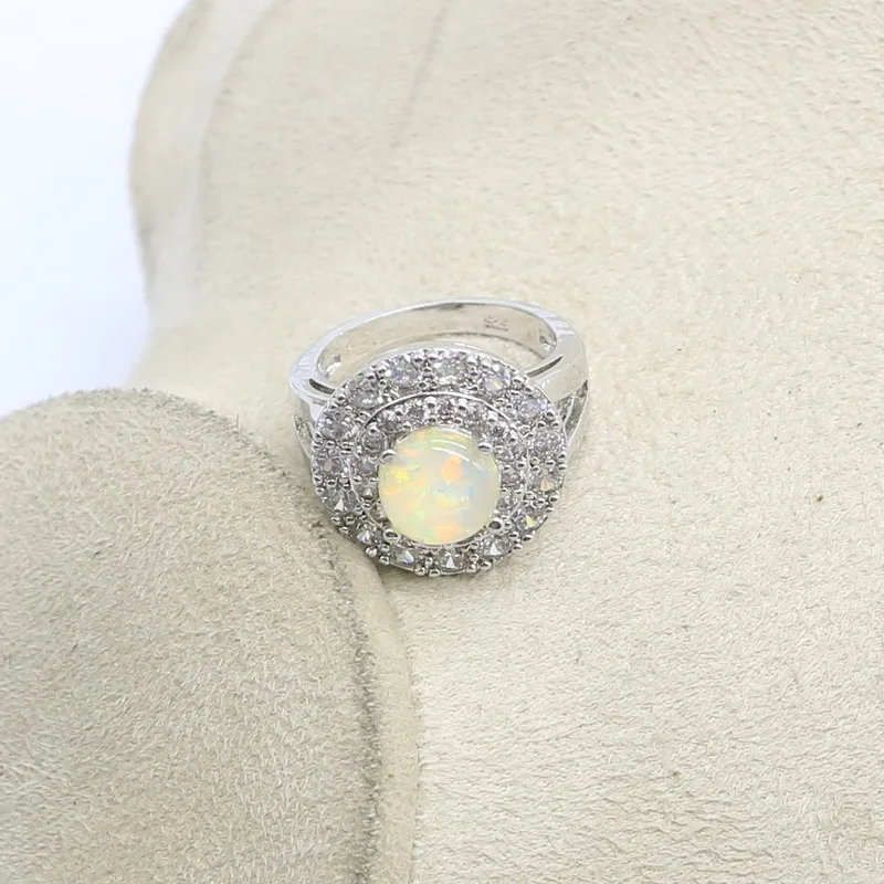 Женский ювелирный комплект из колье и серёг с белым опалом | Украшения аксессуары