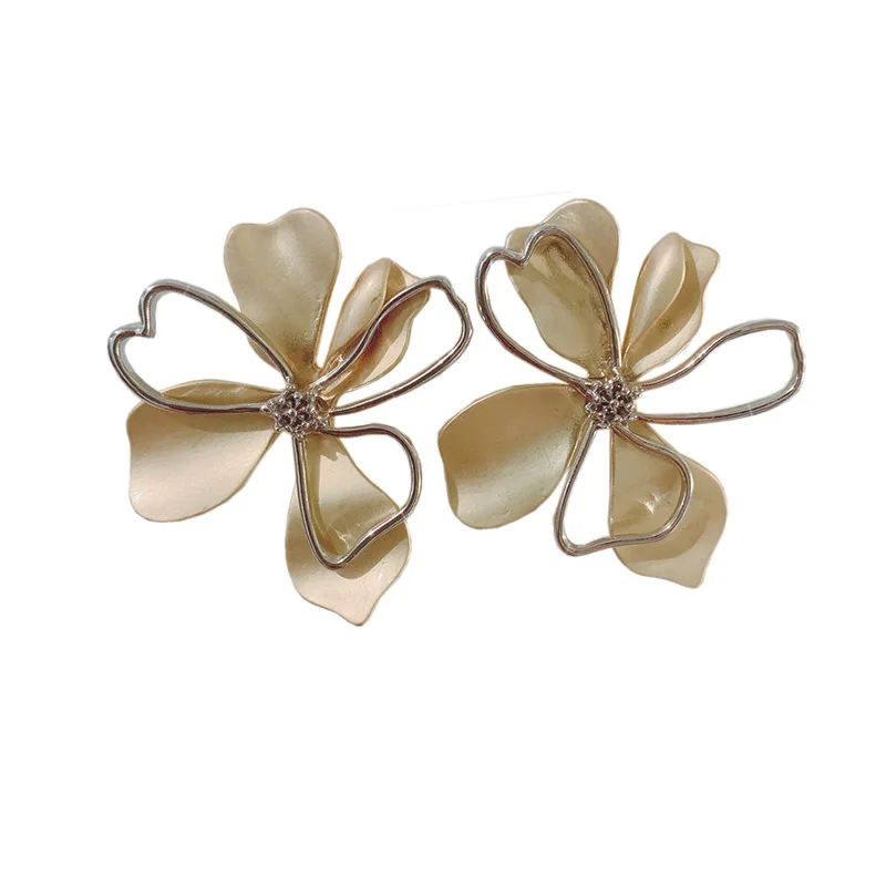 

Minimalist Cross Necklace Women Chain High Quality Ladies Necklaces Pendant Jewelry Silver Color Vintage Elegant Metal Collier