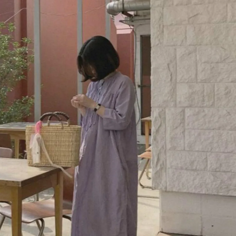 Женское платье с оборками фиолетовое винтажное на пуговицах длинным рукавом и