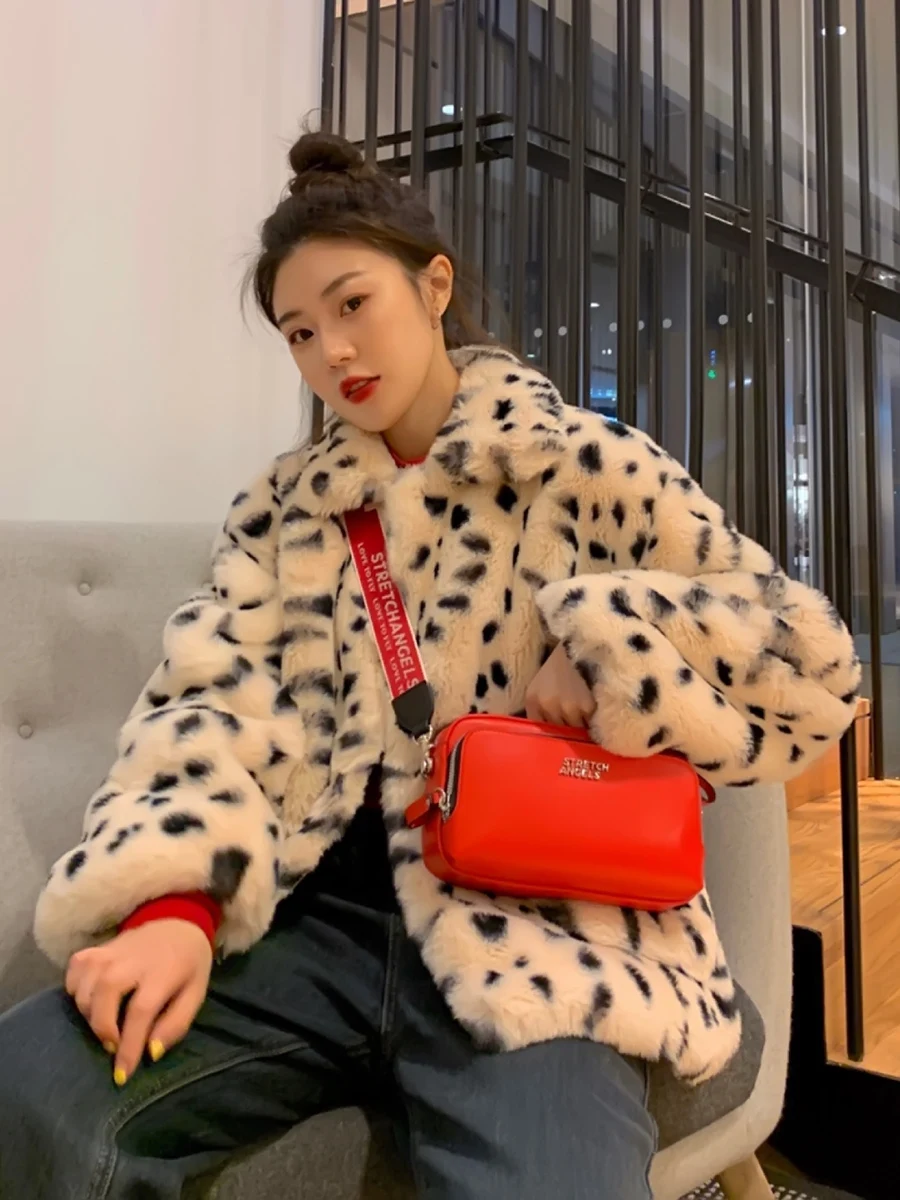 Chaqueta de felpa de invierno de mujeres corto 2020 nueva versión coreana de loose lana de cordero de piel de imitación cuero animal print leopardo abrigo de invierno de las mujeres