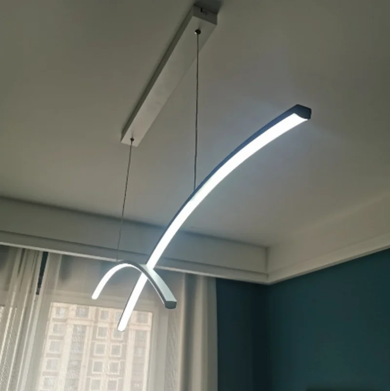 Дизайнерская минималистическая светодиодная висячая лампа с дуговой линией для декора гостиной, спальни, ресторана - творческое подвесное освещение.