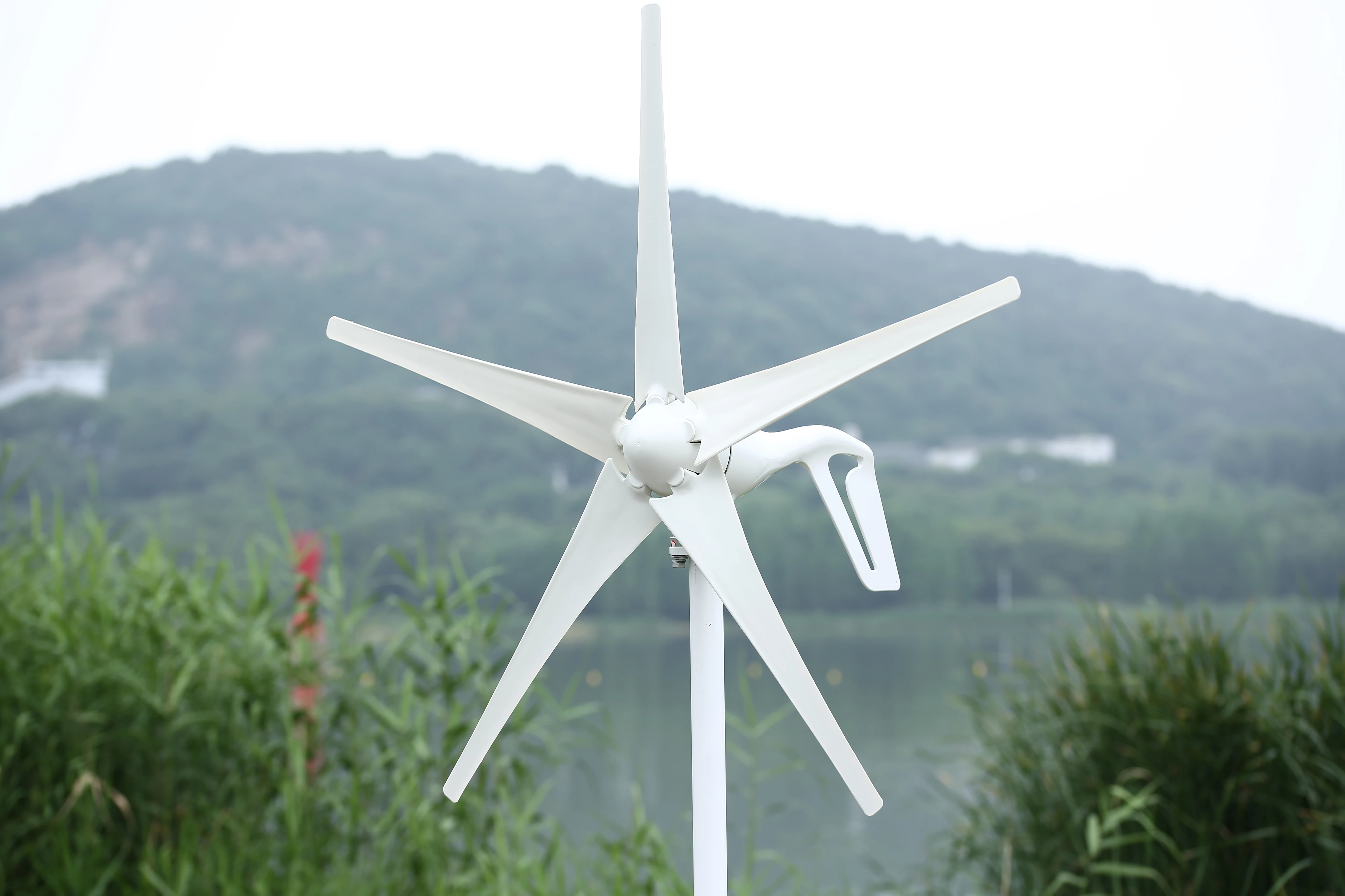 Маленький ветряной генератор для лодки скорость запуска 2 5 м/с ветряная турбина