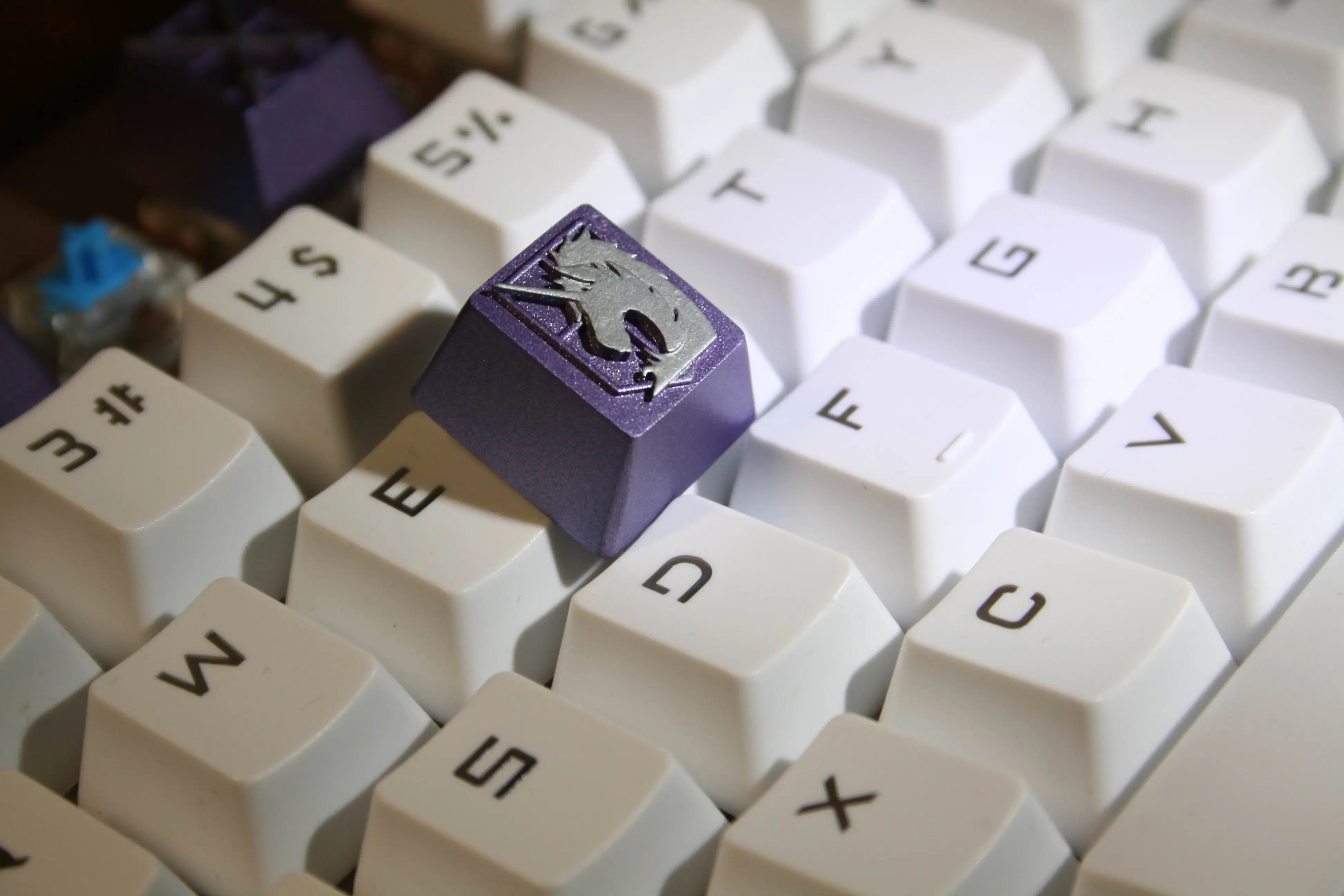

Tianma Rose Freedom Wing Keycap Game Mechanical Keyboard Keycap Personalized Metal Keycap Applicable To Cherry MX