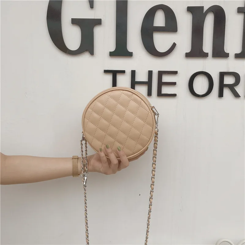 Женская сумка на одно плечо ручная маленькая круглая мягкая простая и просторная