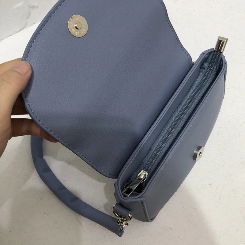 

2021 New Women's Bag Cover Zipper Baguette High Quliaty PU Leather Handbags Mini Shoulder Crossbody Bag Two Straps Whole Sale