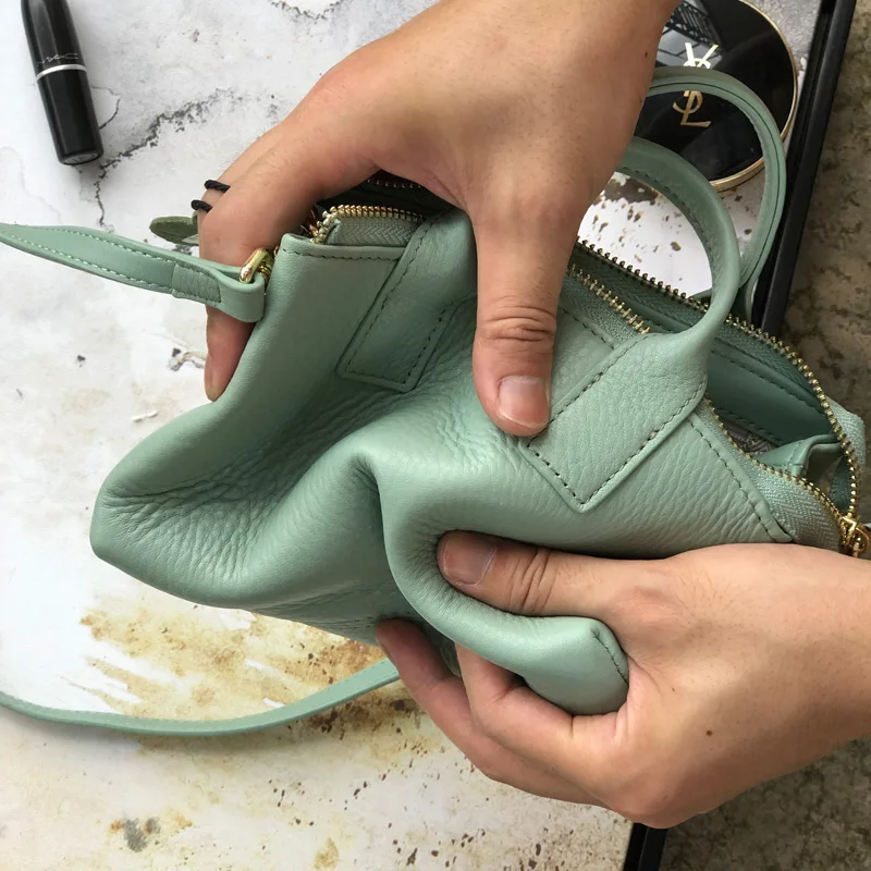 Сумка Подушка Женская импортная из воловьей кожи с одним плечевым ремнем лето