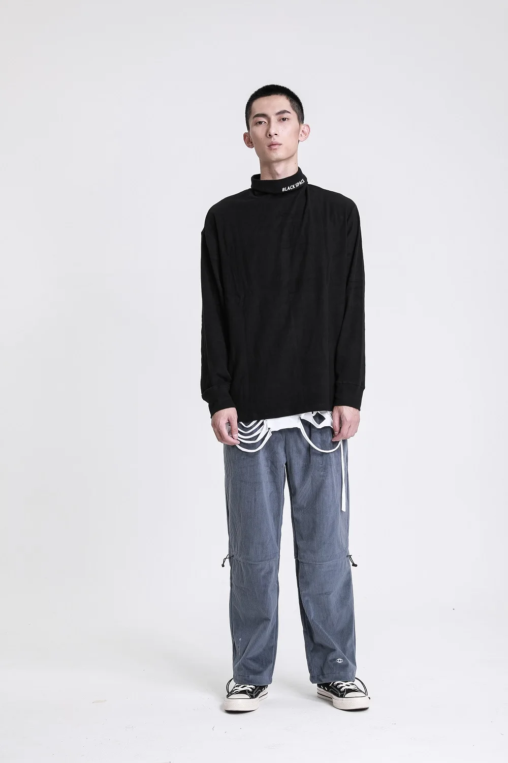 Брюки мужские вельветовые прямые с вышивкой и поясом на резинке