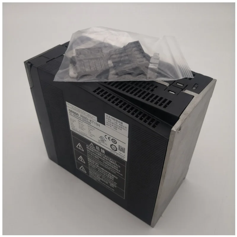 

OMRON R88D-KT15H Accurax G5 servo drive, 1~ 200 VAC, analog/pulse type, 1.5 kW