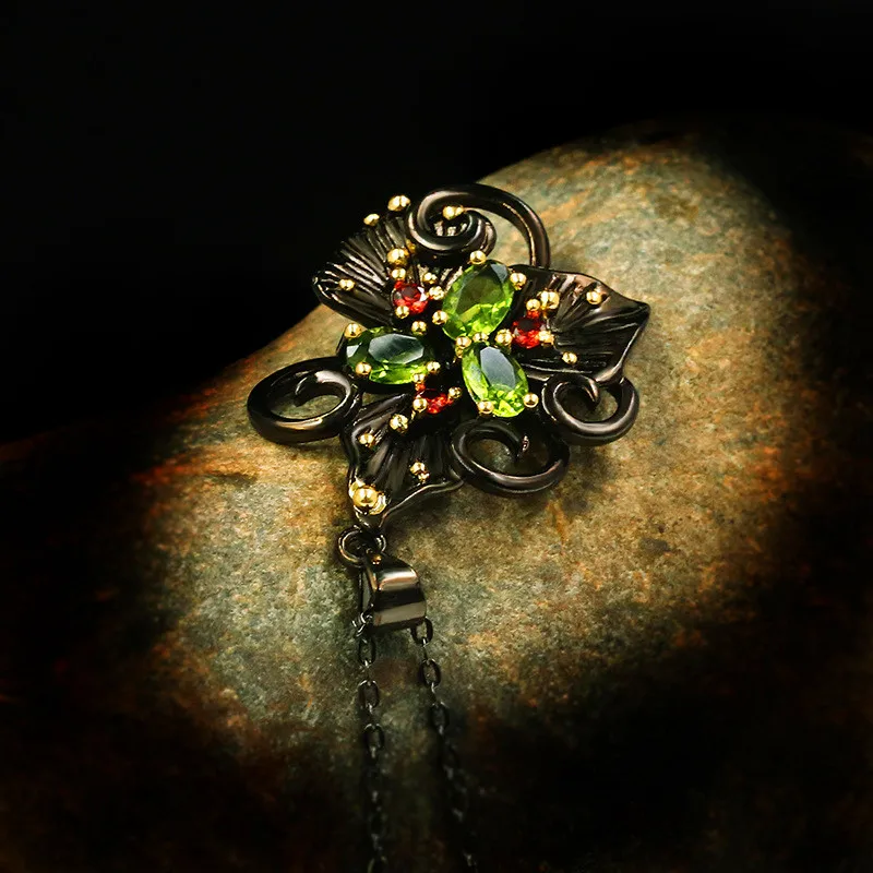 

Charm Female Green Crystal Pendant Necklace 14KT Black Gold Chain Necklaces For Women Vintage Bridal Flower Wedding Necklace
