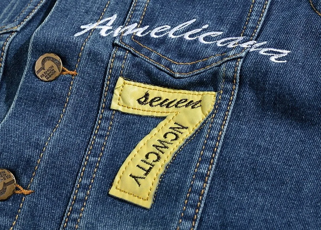 

Casual Denim Vest Men's Patches Design Ripped Denim Waistcoat Male Sleeveless Jeans Letter Embroidery Frayed Vests Plus Size 5XL