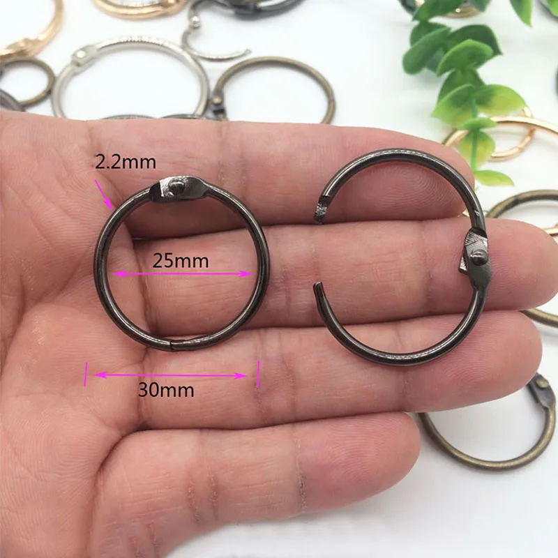 Золотистый открывающийся круглый металлический альбом фотоальбом