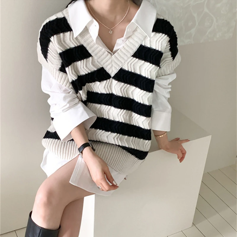 

2022 New Autumn Winter Women Sweaters V-Neck Sleeveless Oversized Vintage Vest Striped Waistcoat Lady Tops