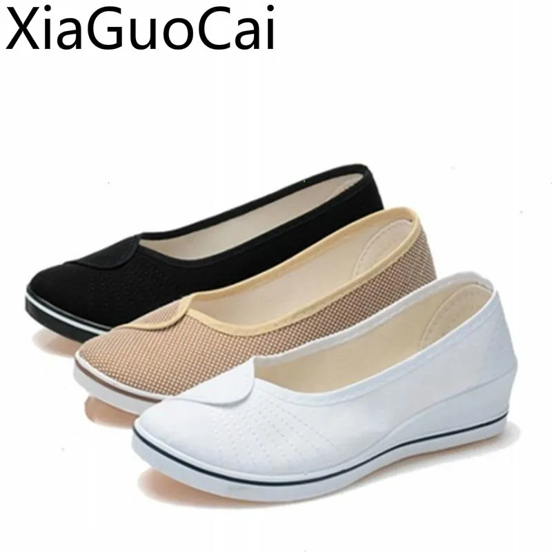 Женские тканевые туфли на танкетке мягкие повседневные рабочие высоком каблуке |