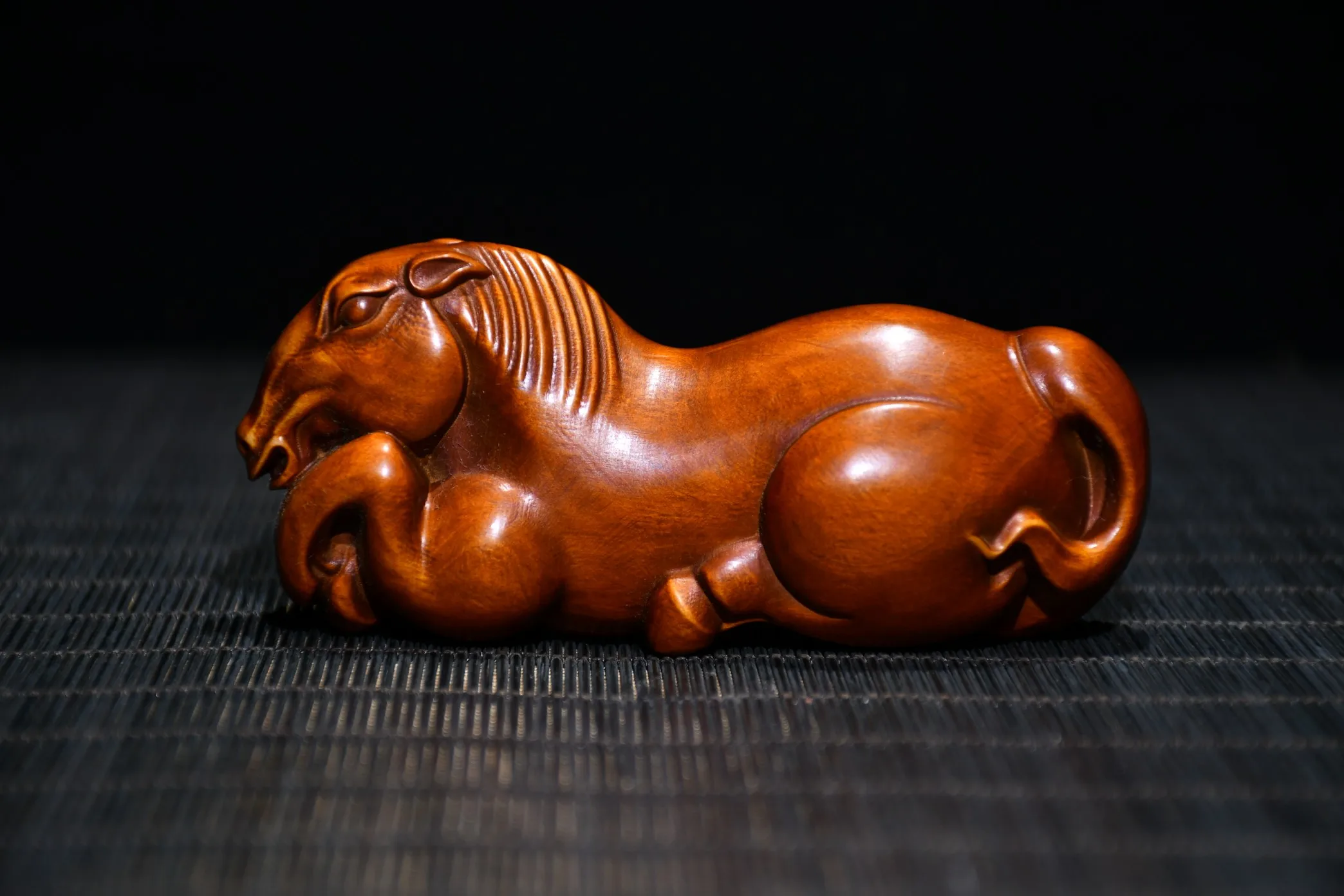 

4"China Lucky Old Boxwood Gilt Hand-carved Horse statue statue Success Lucky Horse Office Ornaments Town House Exorcism