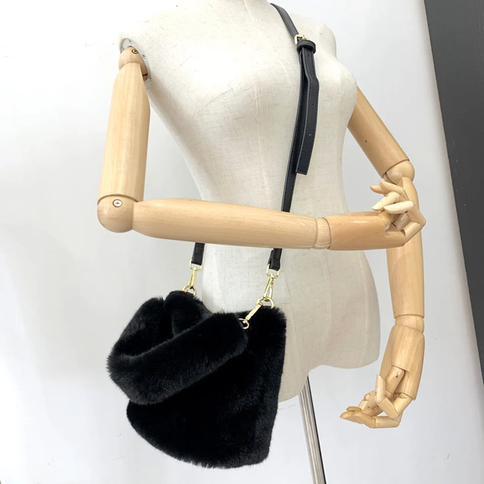 Зимние искусственный мех, искусственная кожа, кожа, мягкие теплые плюшевые ручные сумки, модная женская сумка через плечо, женская сумка, че... от AliExpress WW