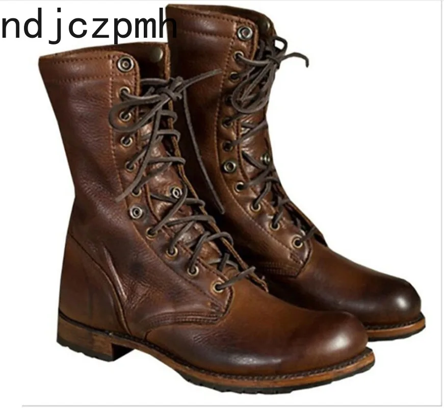 Женские ботинки осенне-зимние с круглым носком на шнуровке толстом низком