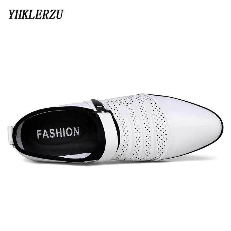 YHKLERZU/ г. Летние мужские кожаные туфли черного и белого цвета Мужские модельные туфли с острым носком Высококачественная официальная обувь без застежки с перфорацией
