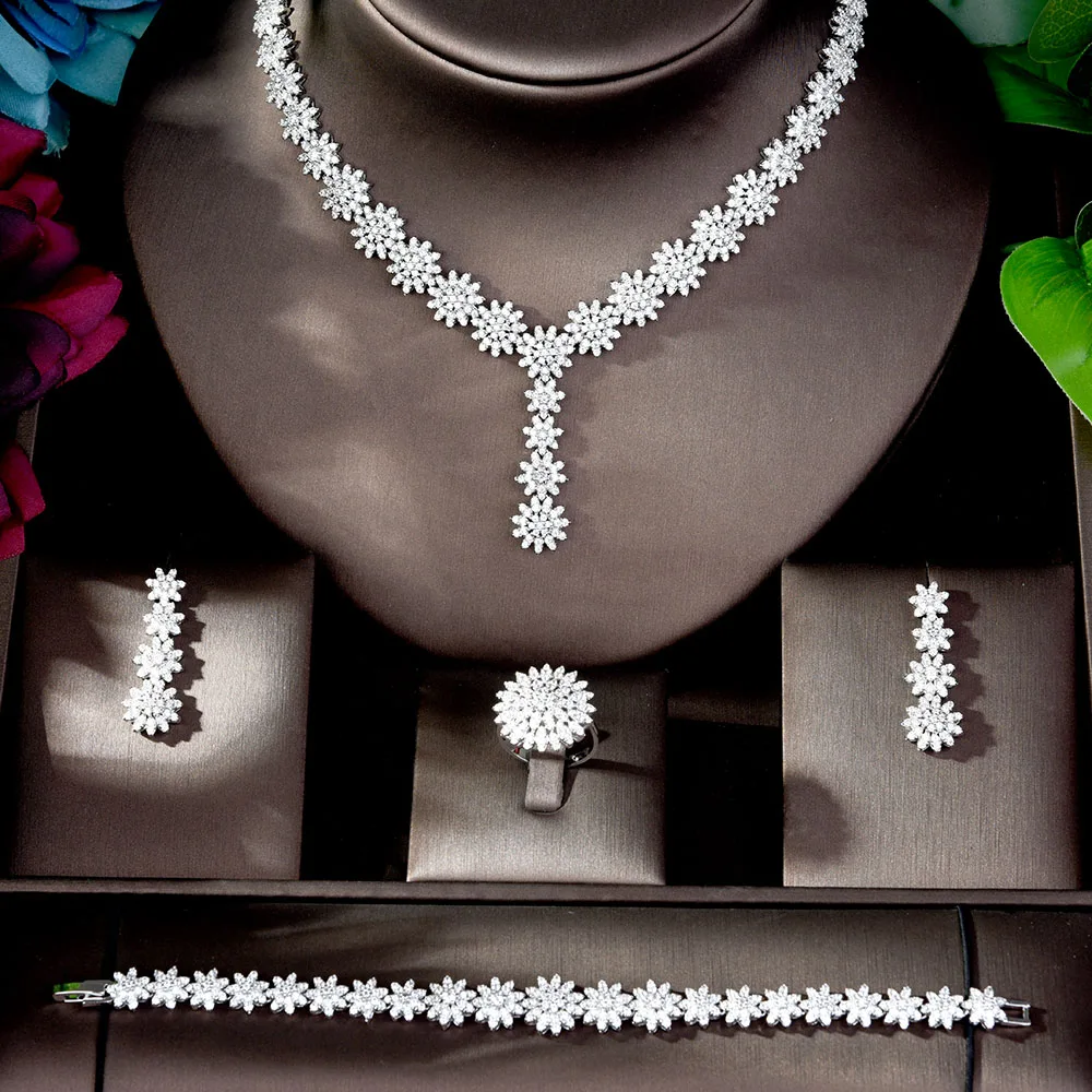 Комплект из колье и серёг с фианитом | Украшения аксессуары
