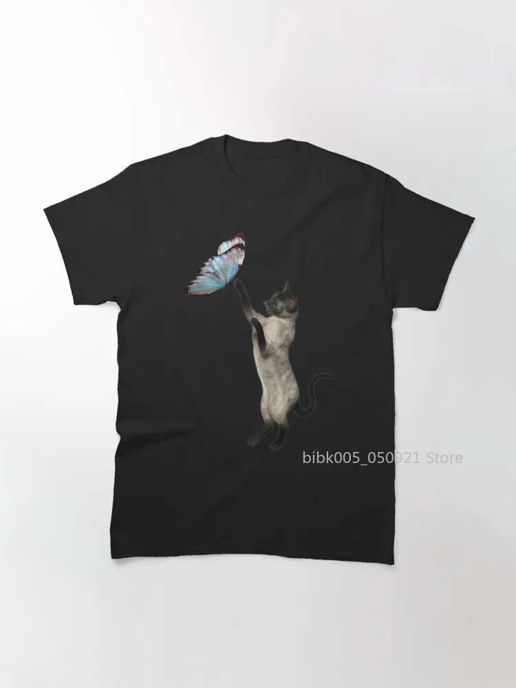 

Siamese Cat And Butterfly Classic T-Shirt