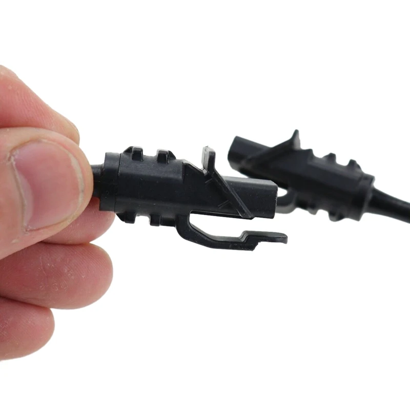 

Front Windscreen Washer Jet Nozzles 986302L100 2Pcs Nozzle for Hyundai I30