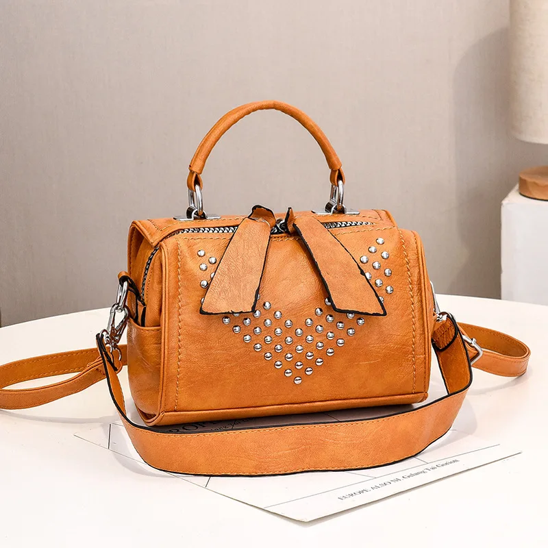 

Fashion Shoulder Bag Women 2020 New Retro Portable Small Bag Soft Leather Rivet Single Shoulder Messenger Bag Casual Hand Bags