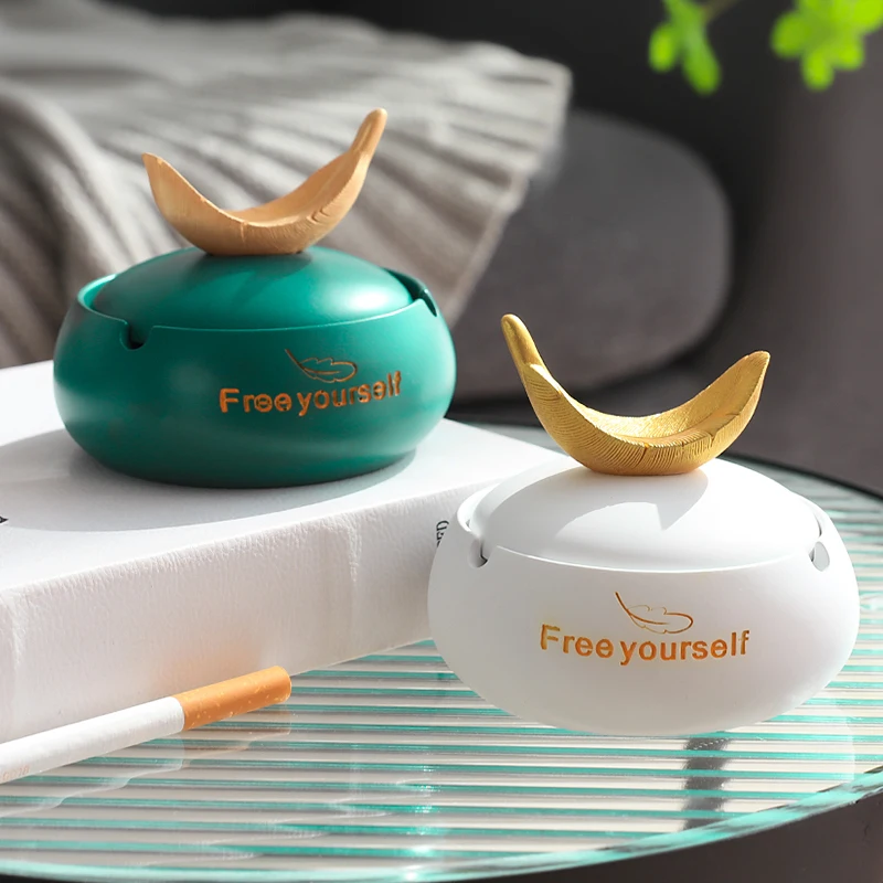 

Ashtray home living room creative personality trend luxury high-end with cover ins wind anti-fly ash office decoration