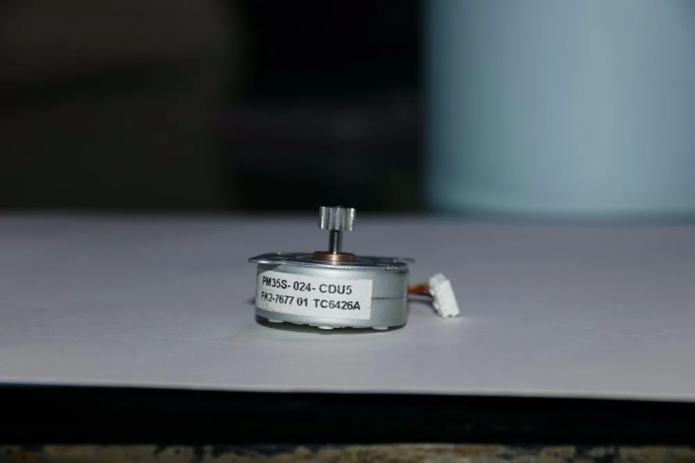 2шт Оригинального нового верхнего шагового двигателя нагревателя для Canon IR 6055 6065 6075 6255 6265 6275 DC Шаговый двигатель FK2-7677-000 on.